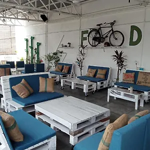 Birdnest Guesthouse, Gaia Rooftop Cafe , Kuala Lumpur Ma­lay­sia